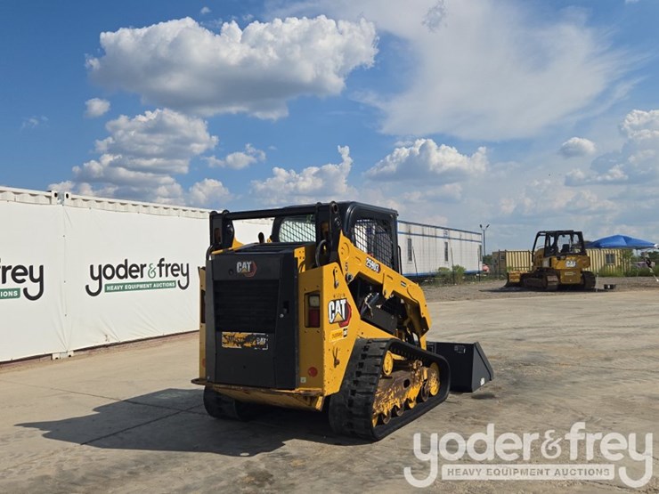 2023-caterpillar-259d3-image-5