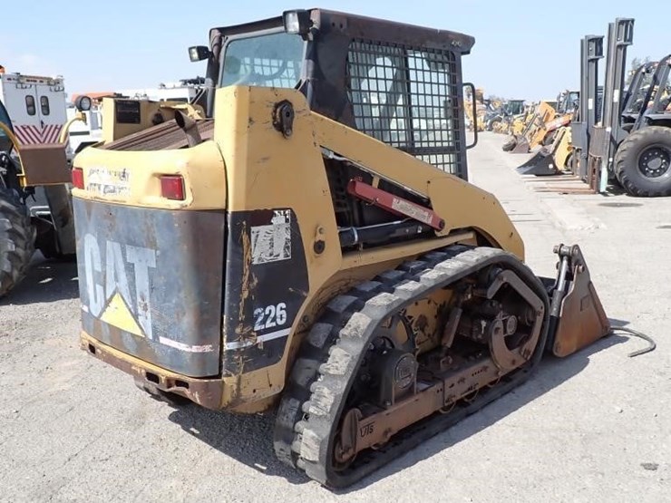 2002-caterpillar-226-image-3