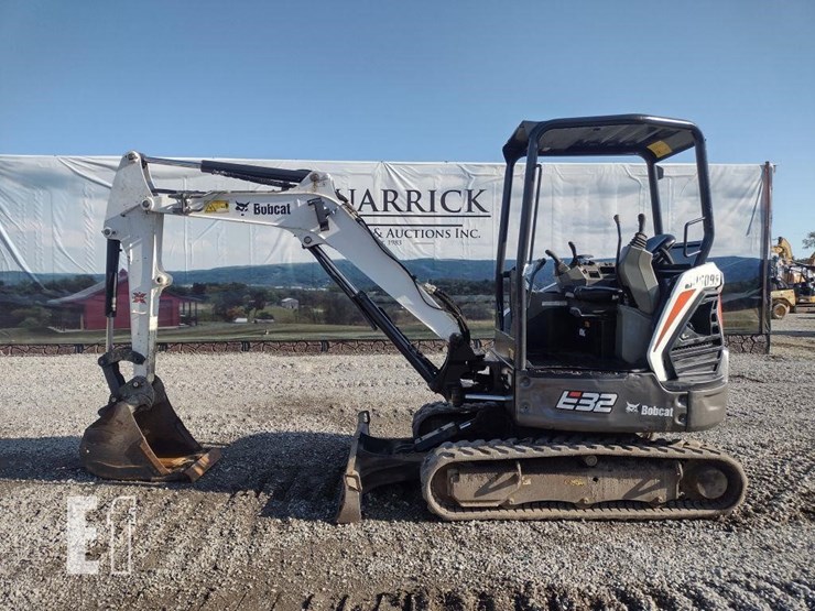 bobcat-e32-image-1