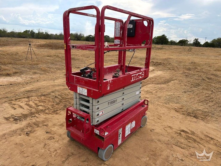 2020-mec-micro19-scissor-lift-image-3