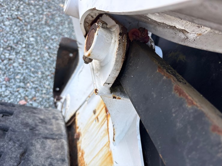 2019-bobcat-t595-image-24