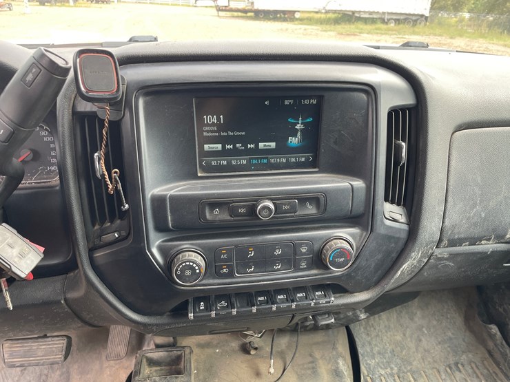 2019-chevrolet-2500-image-19