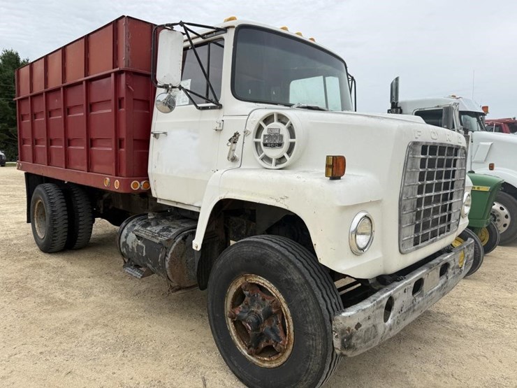 1980-ford-f800-image-2