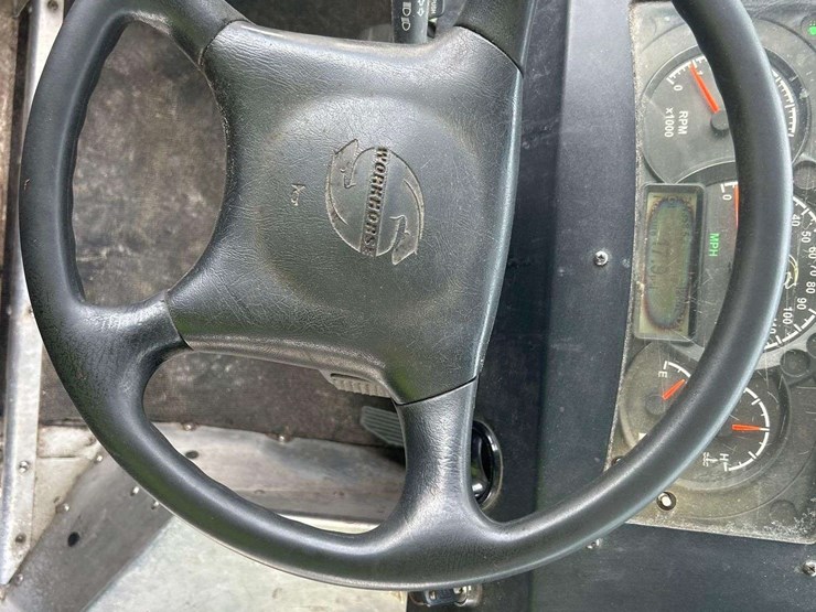 2012-workhorse-w62-image-12