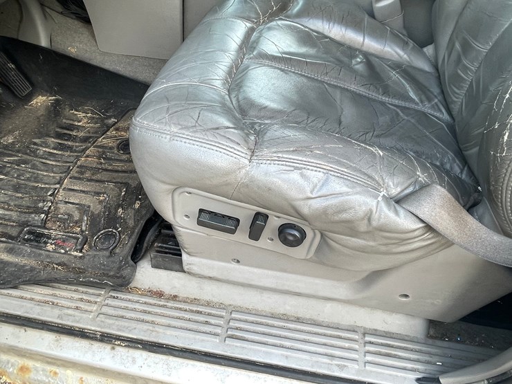 2000-chevrolet-silverado-1500-lt-image-32