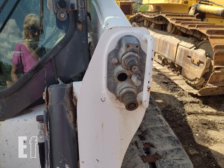 2020-bobcat-t770-image-13