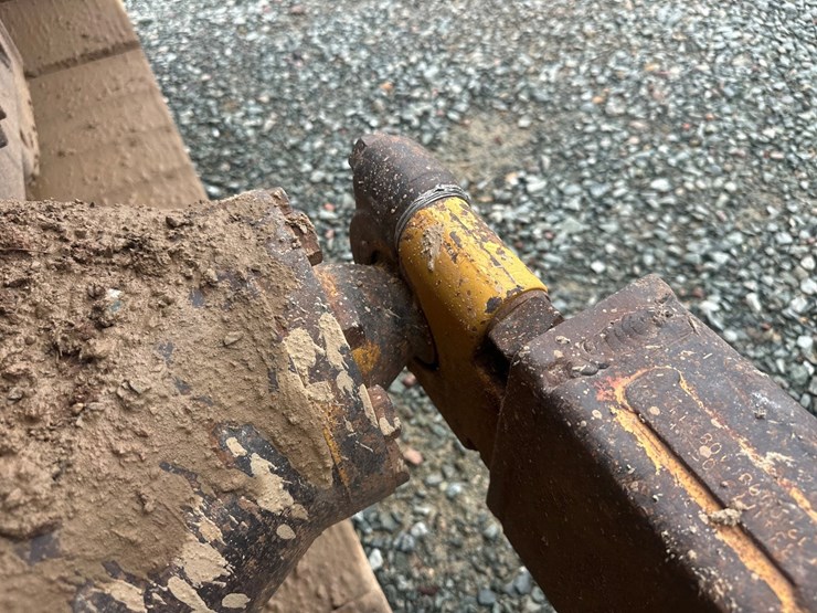 caterpillar-d6t-lgp-image-26