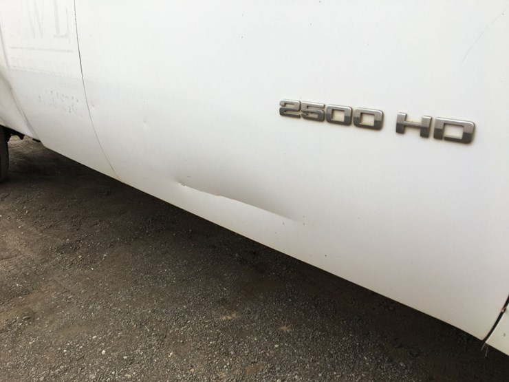 chevrolet-2500hd-image-16
