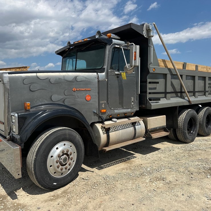 #1803 • 1987 International Tandem Axle Dump Truck