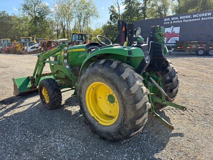 2018-john-deere-4066m-image-2