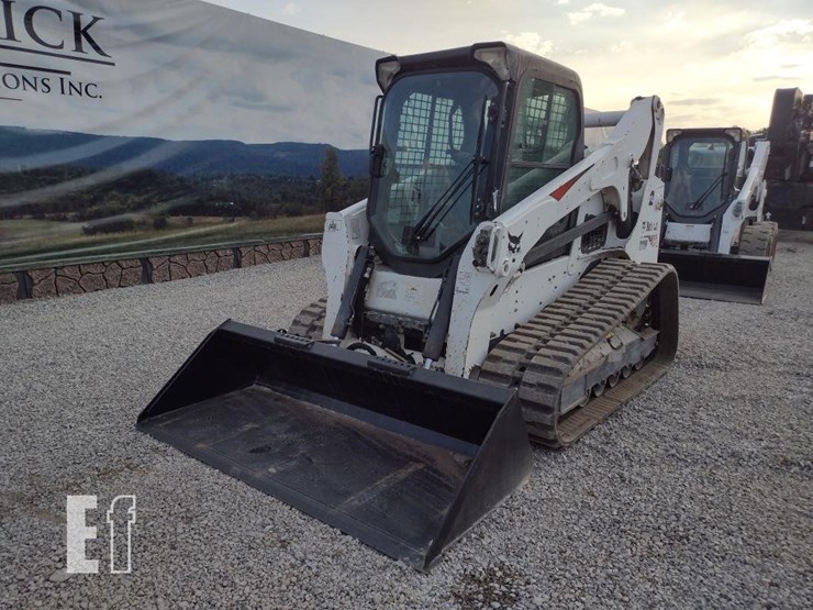 2020-bobcat-t770-image-35