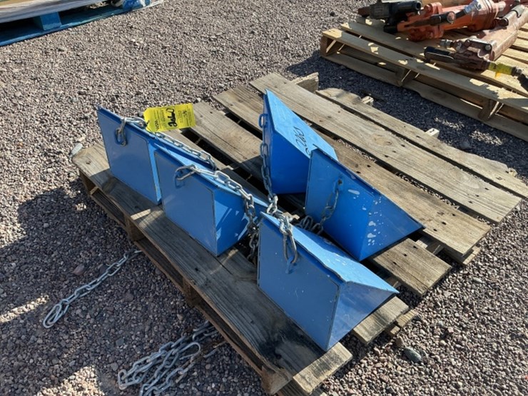 steel-wheel-chocks-image-3