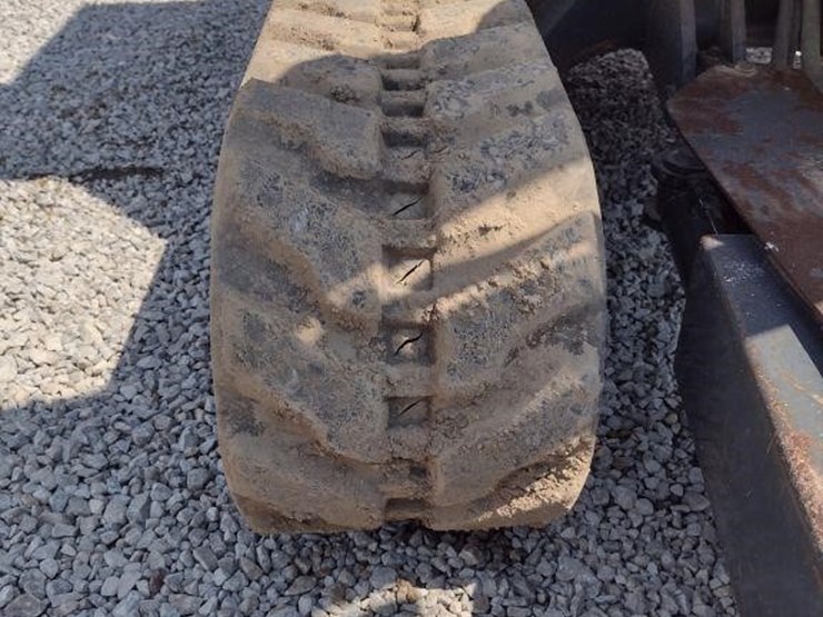 2014-deere-35g-image-30