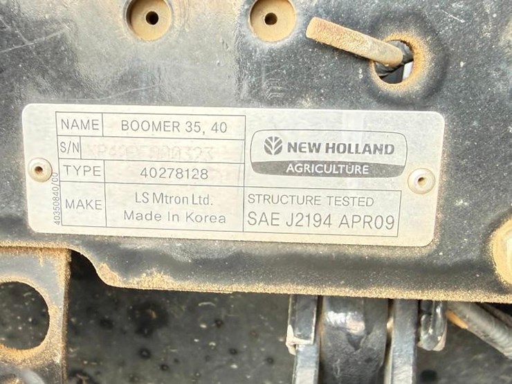 2017-new-holland-boomer-35-image-9