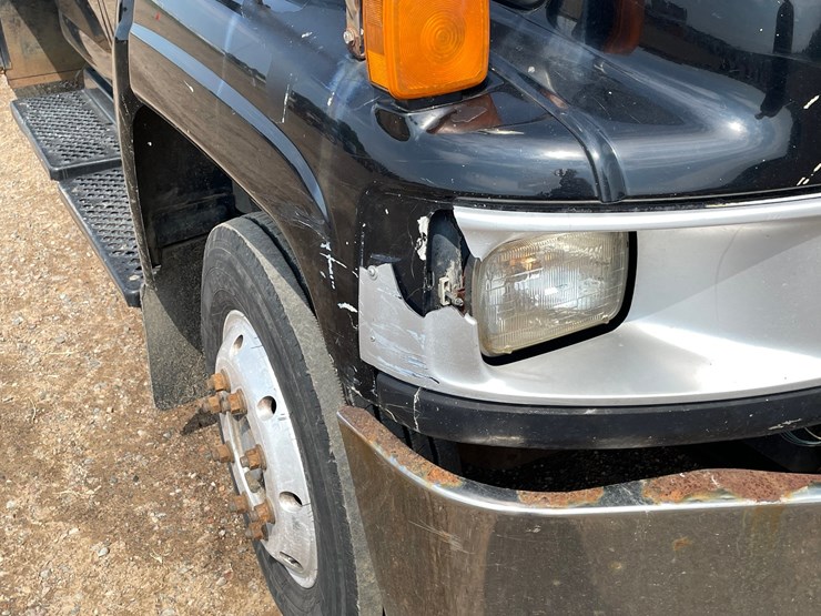 #1460-•-2008-chevrolet-c4500-chipper-truck-(has-mn-title)-image-13