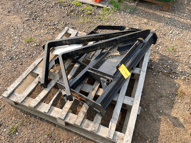 #2040-•-2026-unused-land-honor-mini-skid-steer-pallet-fork-frame-image-2