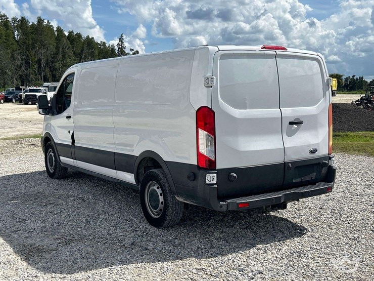 2017-ford-transit-image-4