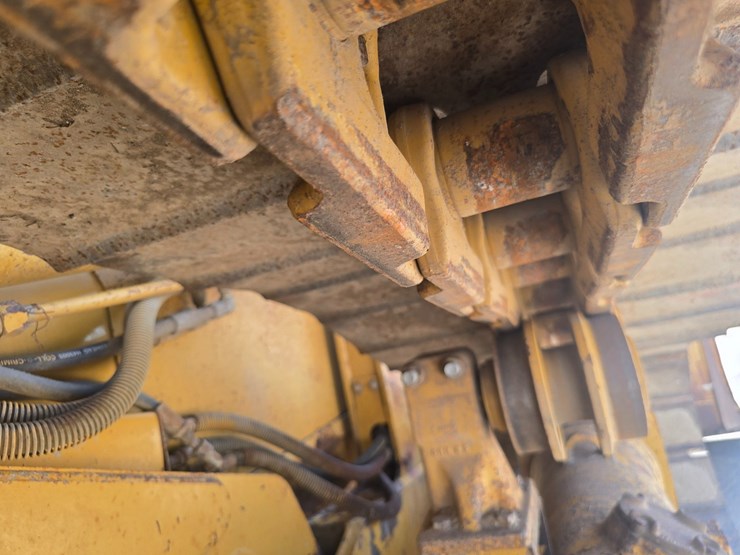 2002-caterpillar-d6m-lgp-image-56