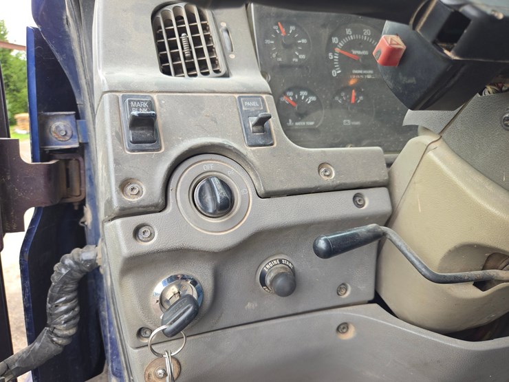 2002-sterling-l9500-image-70