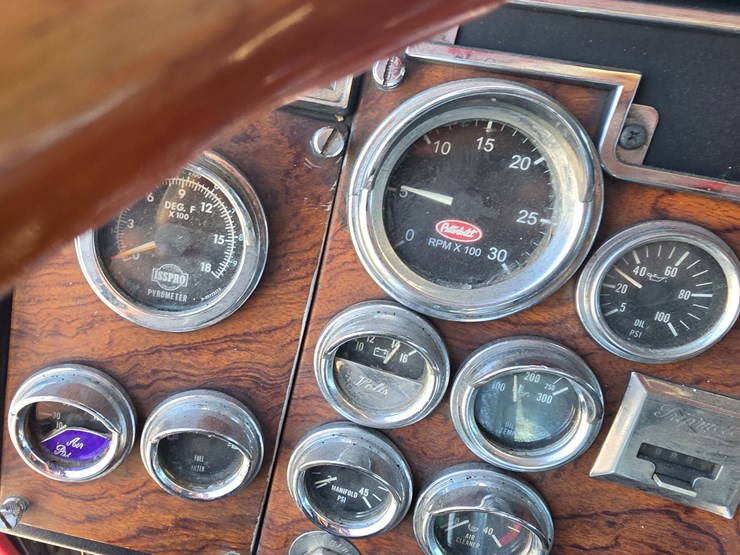 1992-peterbilt-379-image-60