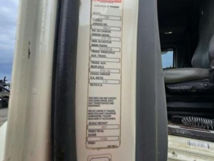 2016-kenworth-t680-image-10