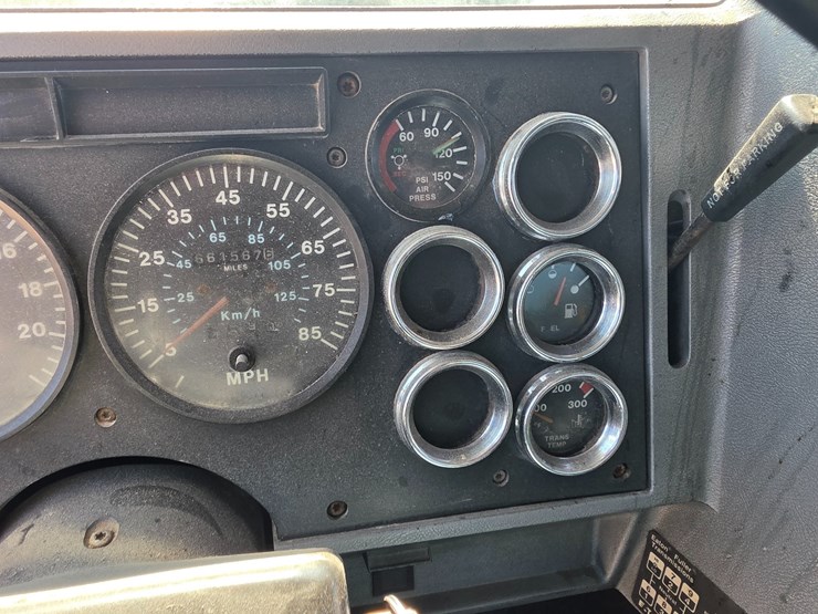 1996-mack-ch600-image-87