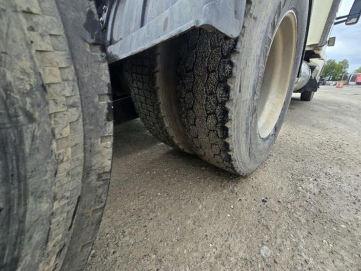 2016-kenworth-t680-image-39