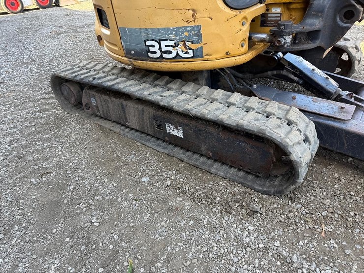2016-deere-35g-image-11