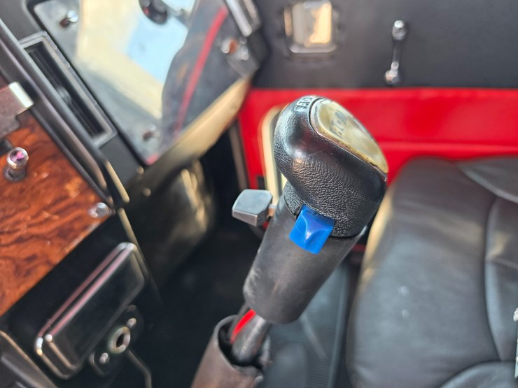 1992-peterbilt-379-image-56