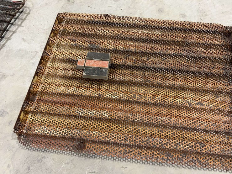 (3)-international-harvester-grille-inserts-image-4