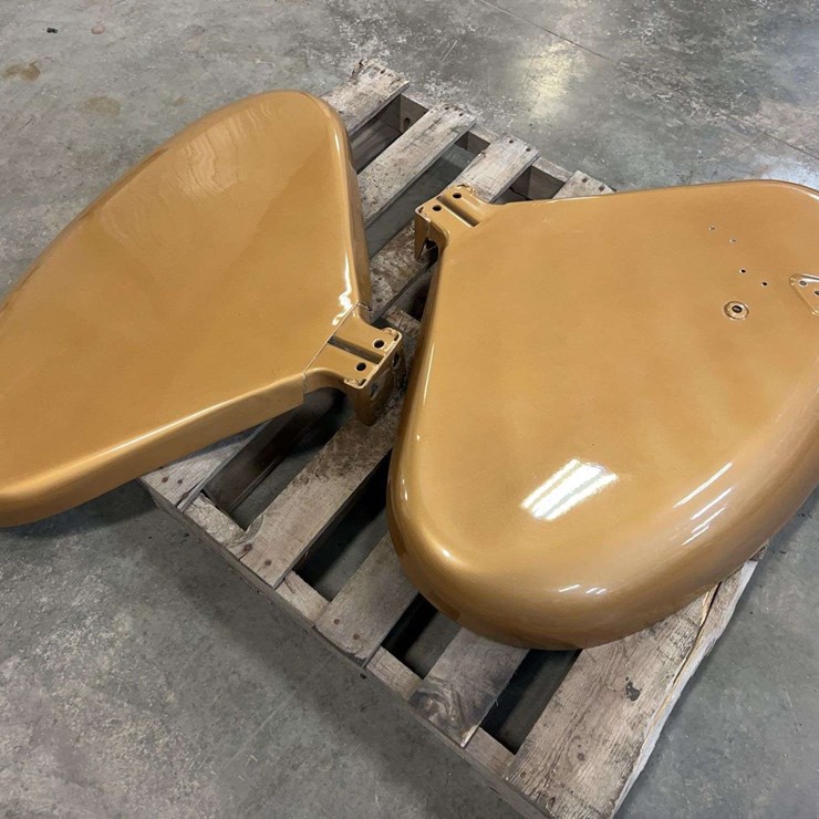 International Harvester Gold Demonstrator 544 Row Crop Gas Fenders