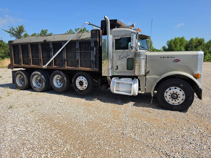 2005-peterbilt-379-image-11
