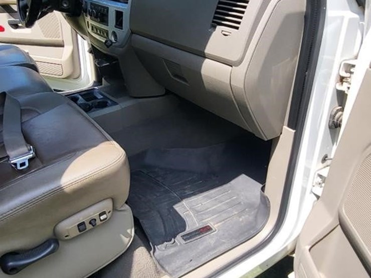 2008-dodge-2500-image-11