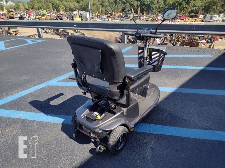 21-pride-mobility-scooter^book^-image-22