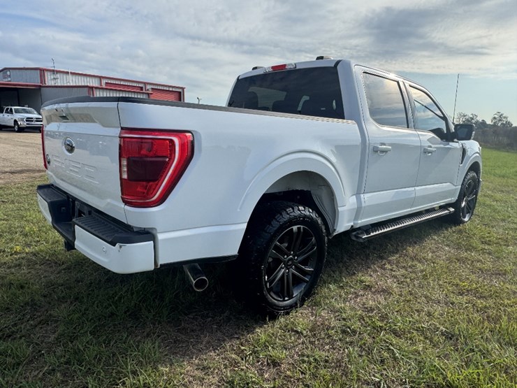 2022-ford-f150-xlt-image-5