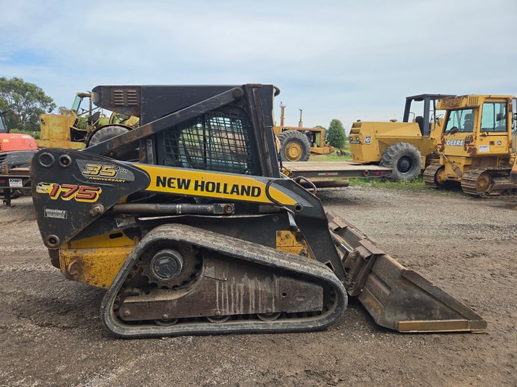new-holland-c175-image-6