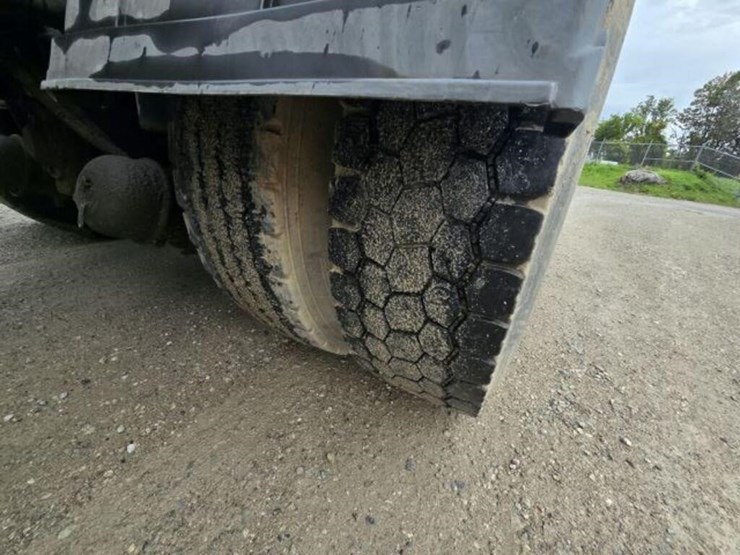 2016-kenworth-t680-image-36