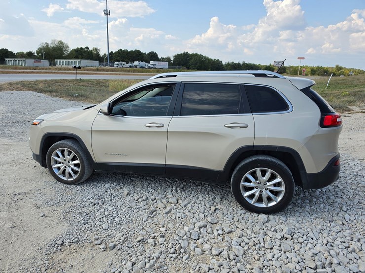 2015-jeep-cherokee-image-4