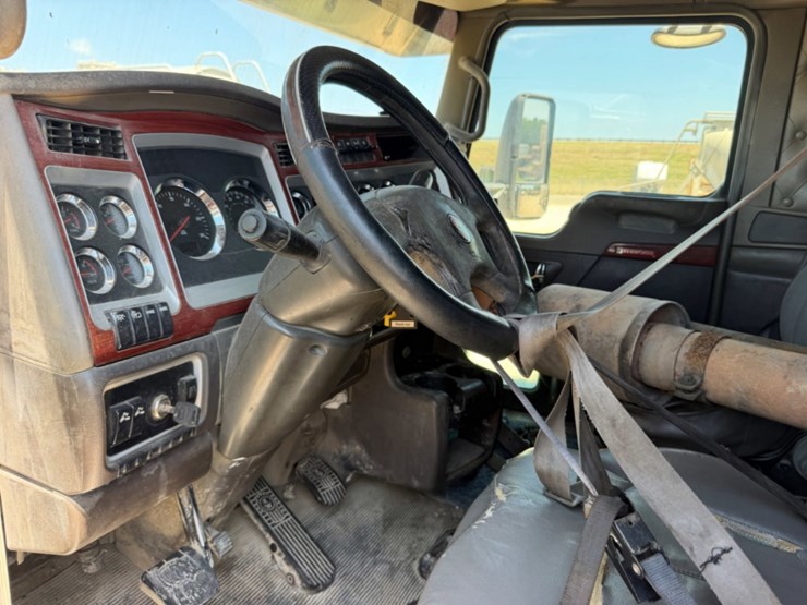 kenworth-t600-image-11