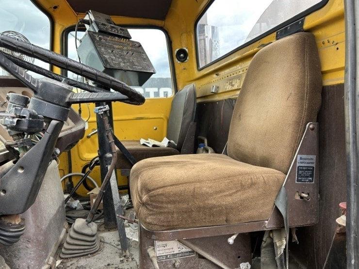 ford-l9000-image-12
