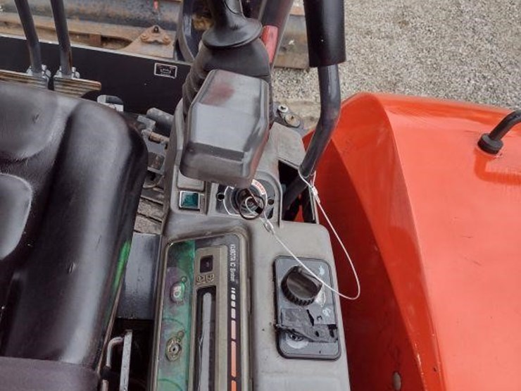 2008-kubota-kx121-3-image-7