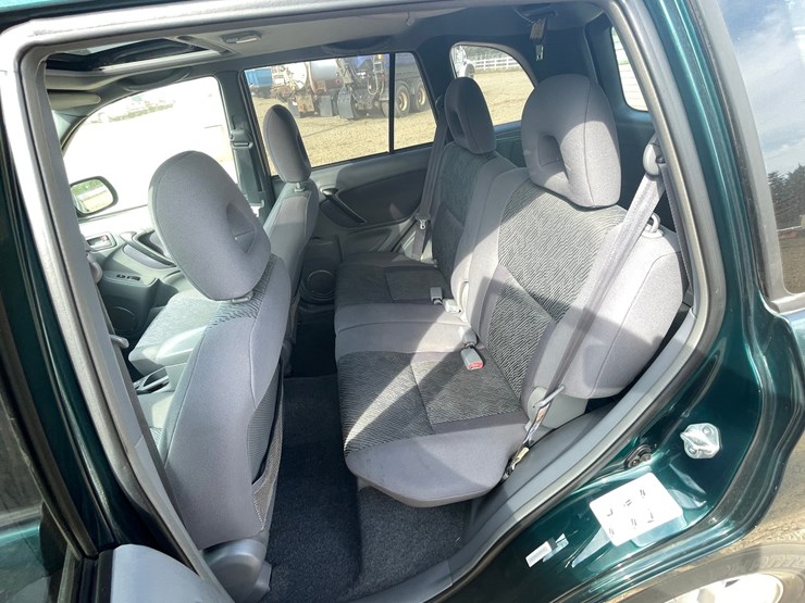 2002-toyota-rav4-image-21