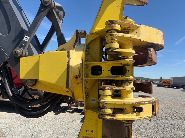 2015-deere-853m-image-17