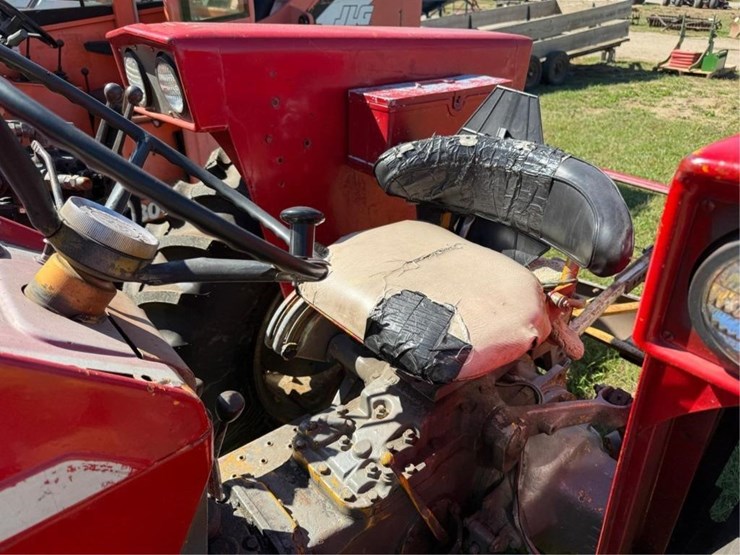 massey-ferguson-165-image-9