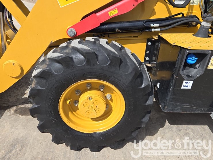 2019-caterpillar-420f2-image-9