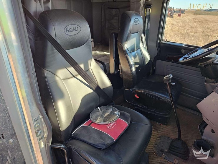 2020-peterbilt-367-image-44