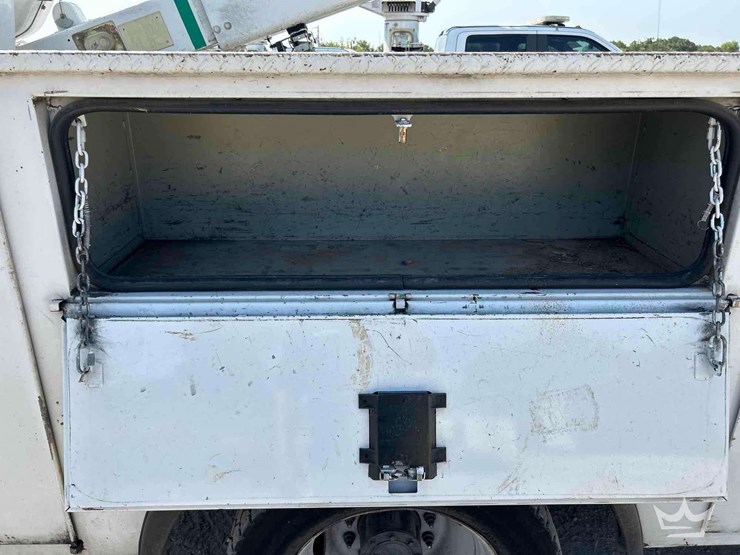 2017-ford-f550-image-35
