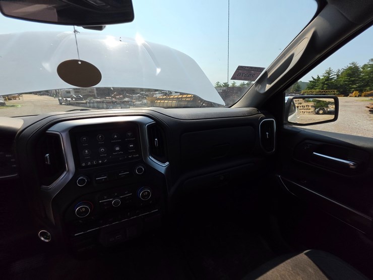 #25370-•-2019-chevrolet-silverado-pickup-truck-image-30