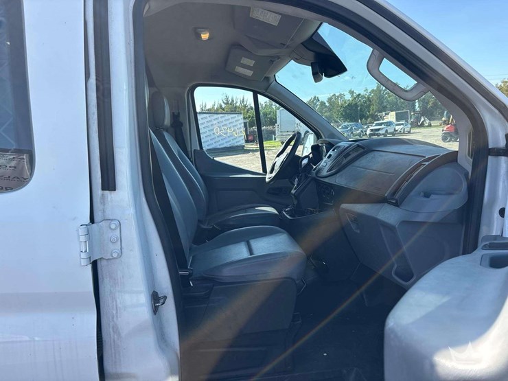 2018-ford-transit-image-25