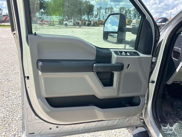 2017-ford-f250-image-10